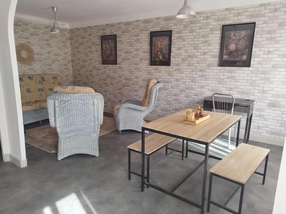 Jolie Maison De Bourg Tout Equipee 10Km D'Ambert Saint-Amant-Roche-Savine エクステリア 写真